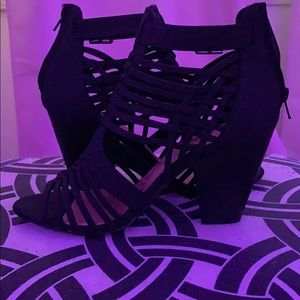 Black sandal heels (wide) Never worn.